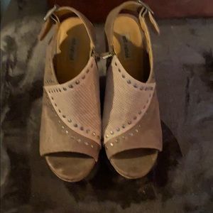 Cute sandals new condition